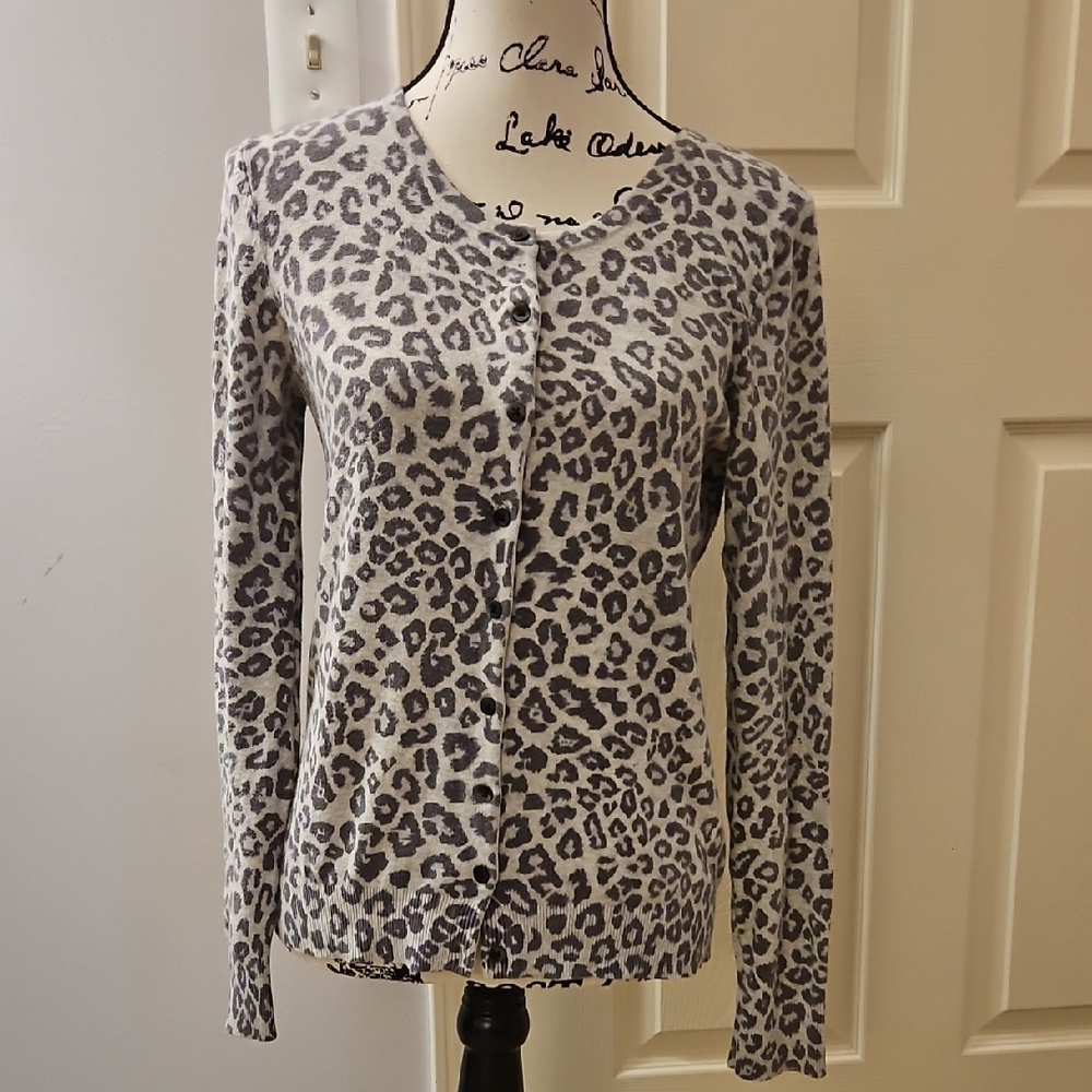 Old Navy Gray and White Leopard Print Cardigan